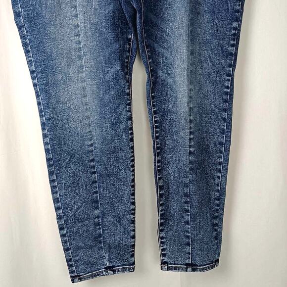 NWT Lane Bryant Signature Mid-Rise Fit Skinny Jean Size 18 - Picture 3 of 6